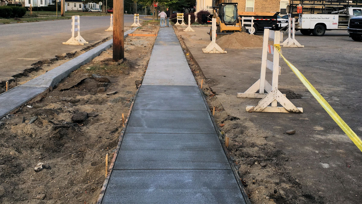 Municipal sidewalk pour in work